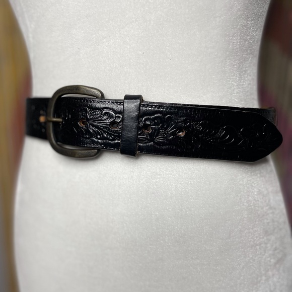 Vintage Tooled Leather Western Belt - Picture 4 of 8